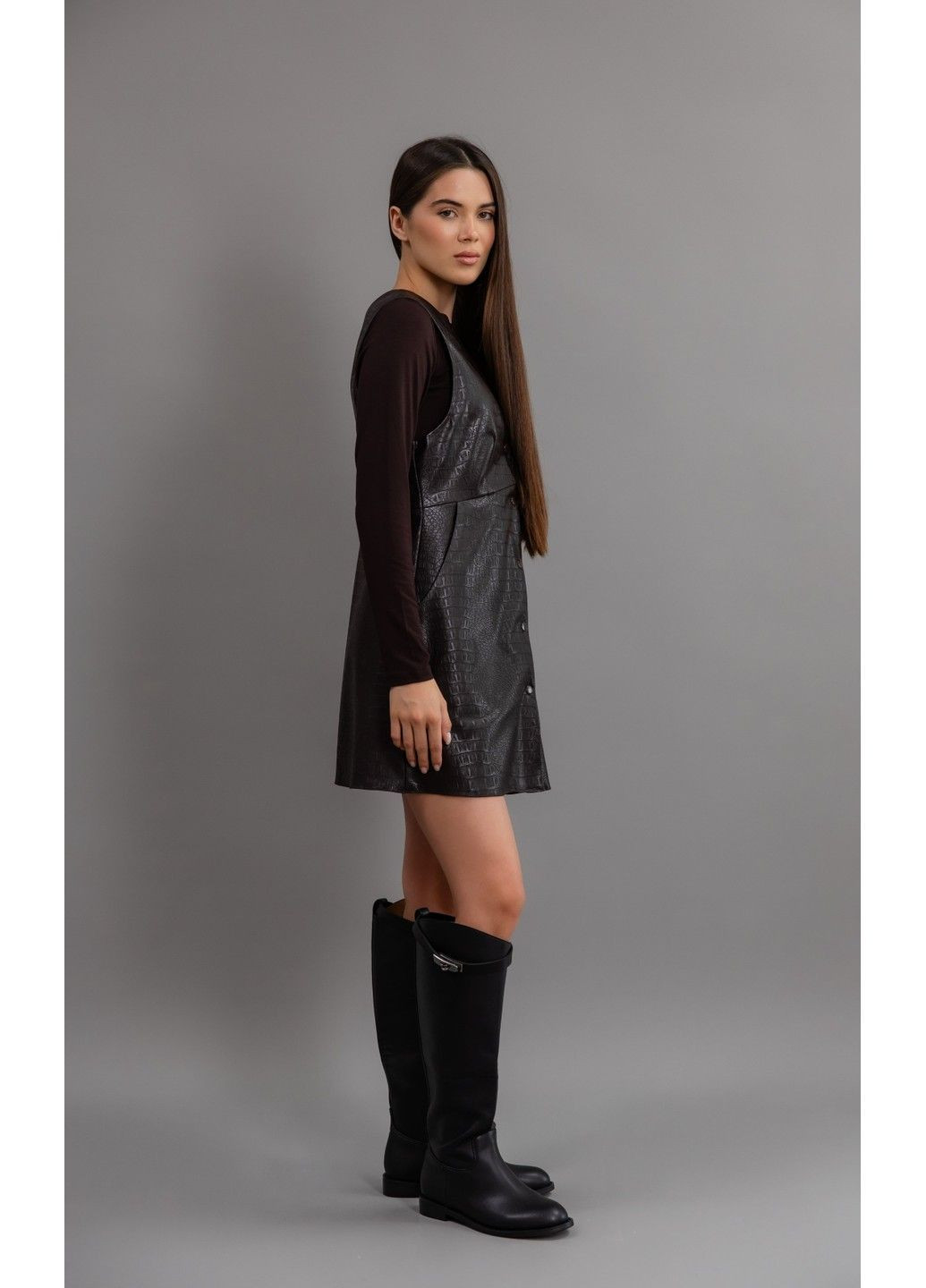 Коричнева сарафан з фактурної шкіри шоколад Bessa