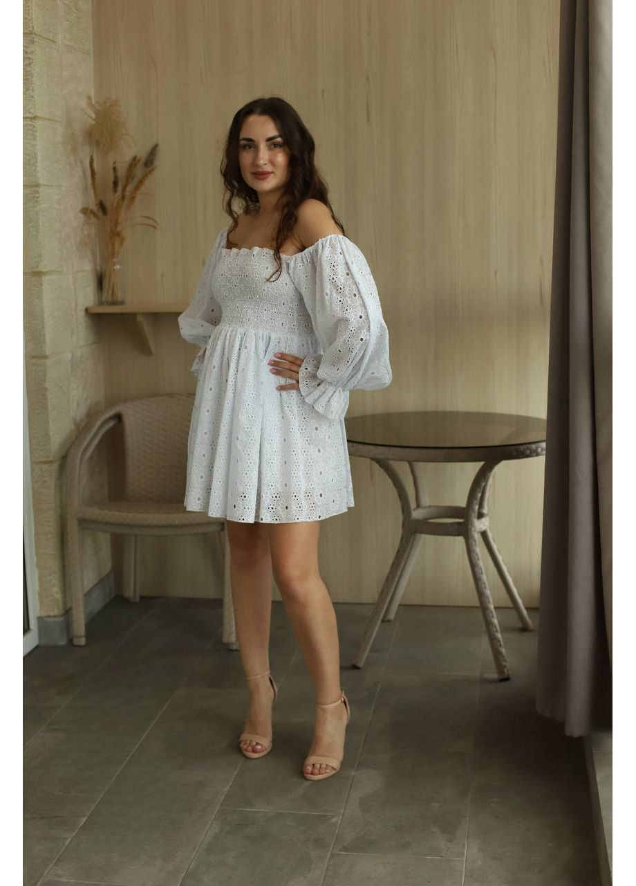 Белое кэжуал женское летнее платье из нежной хлопковой ткани. клеш Україна с цветочным принтом