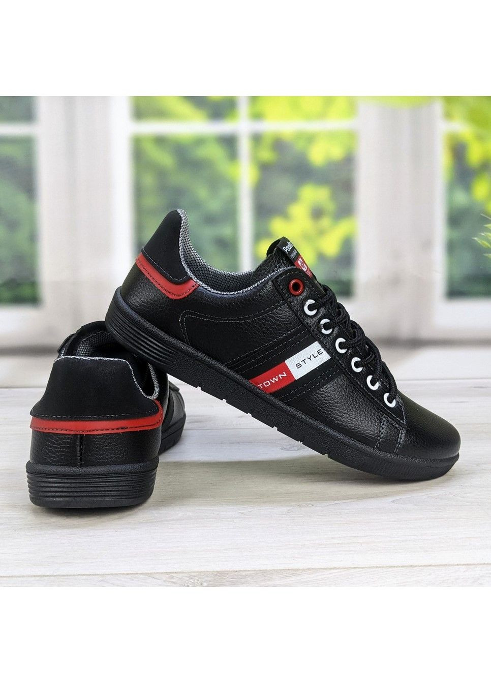 Черные демисезонные кроссовки мужские демисезонные эко-кожа Paolla