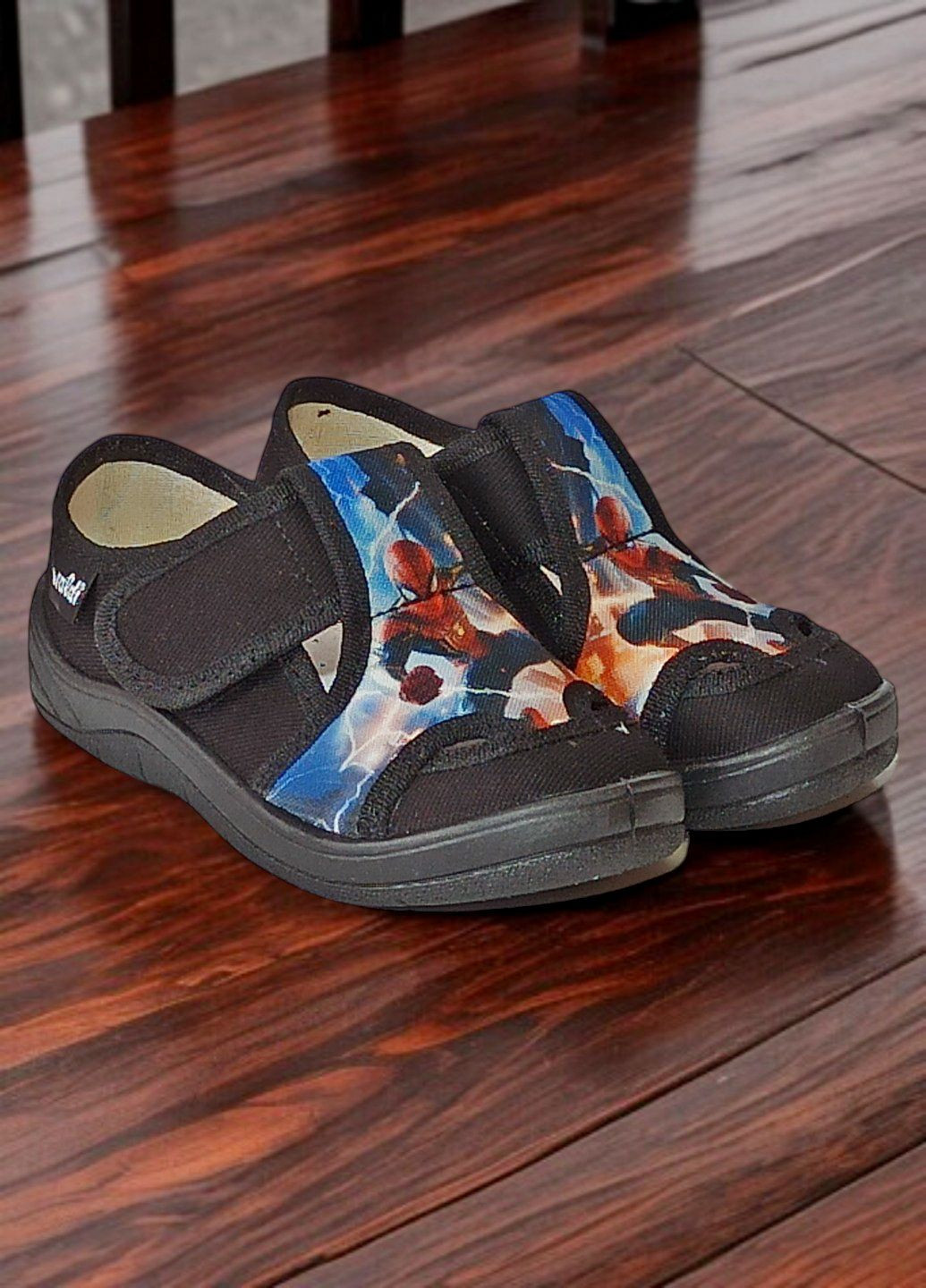 Черные ортопедические тапочки на липучке для мальчика сменная обувь в садик Waldi