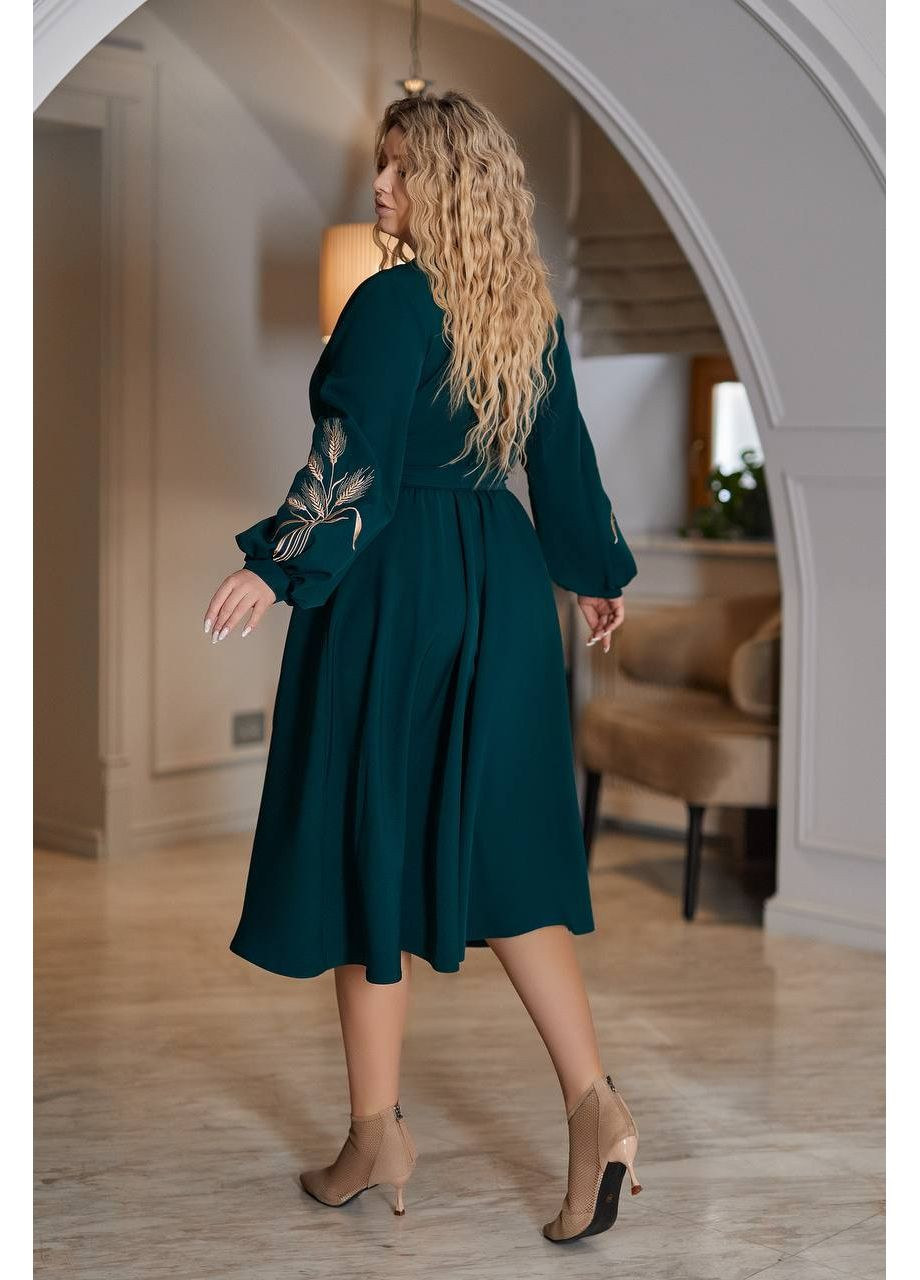 Зелена сукня на запах з вишивкою костюмка на запах No Brand