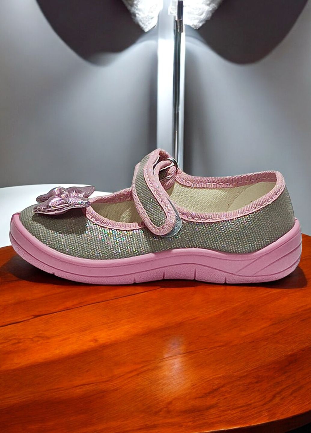 Золотые детские ортопедические тапочки на липучке для девочки Waldi с бантом