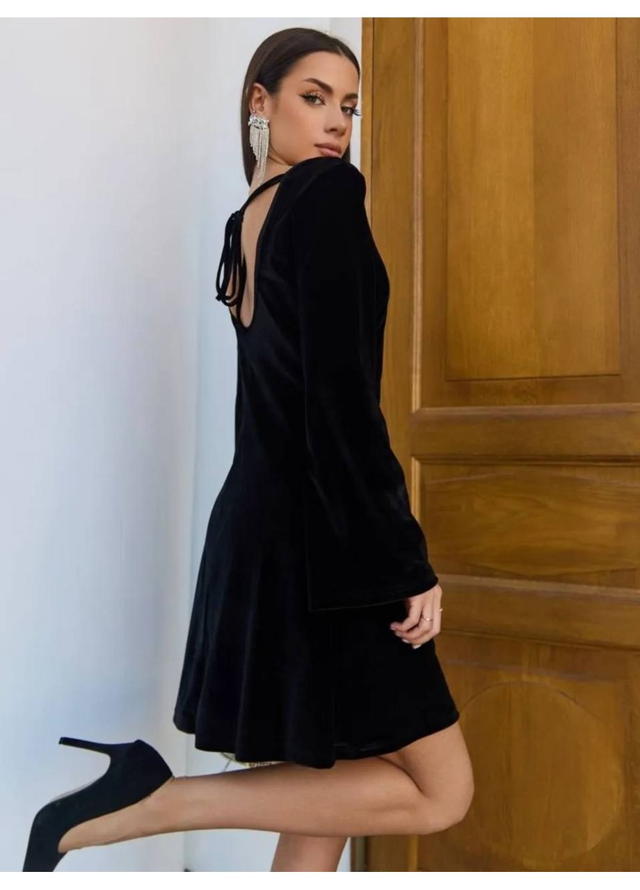 Чорна коктейльна маленька чорна сукня з велюру замір в описі DK/DL Мода без кордонів однотонна