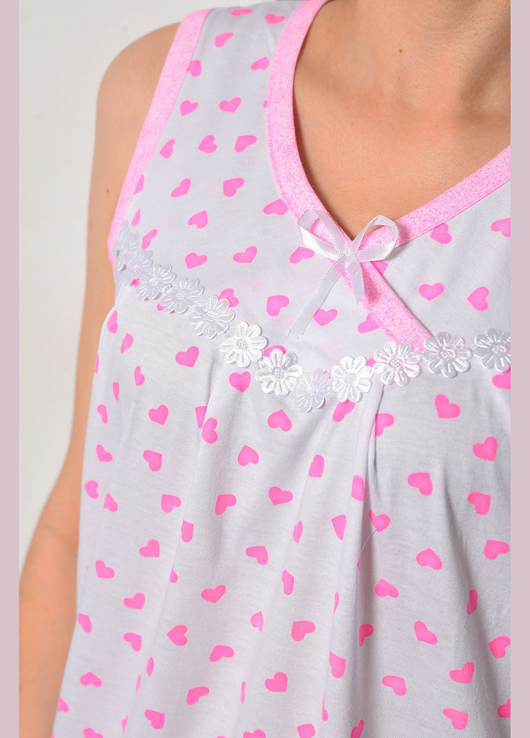 Ночная рубашка женская полубатальная белого цвета с принтом Let's Shop (296846961)