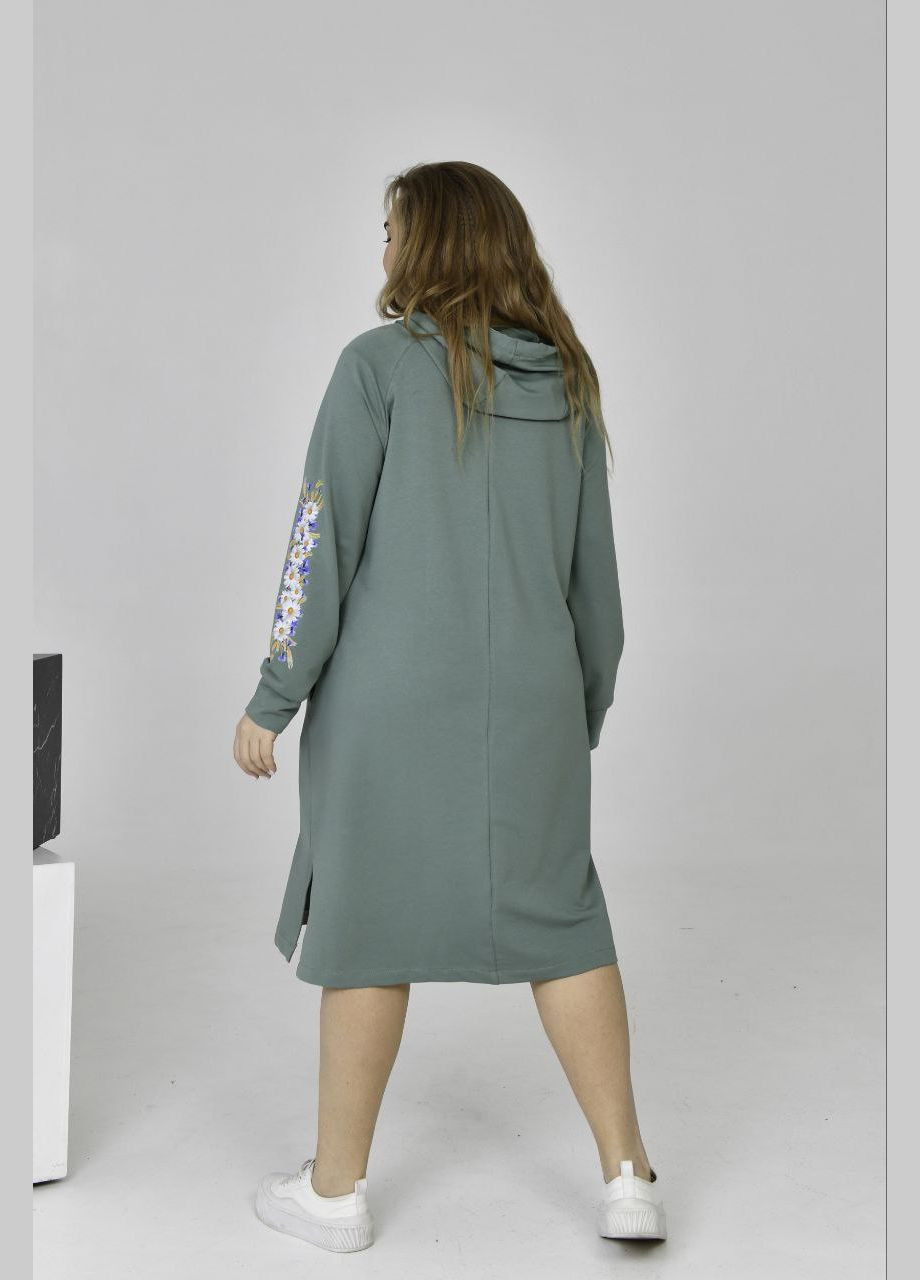 Оливкова жіноча сукня спорт з капюшоном колір оливка р.52 454332 New Trend