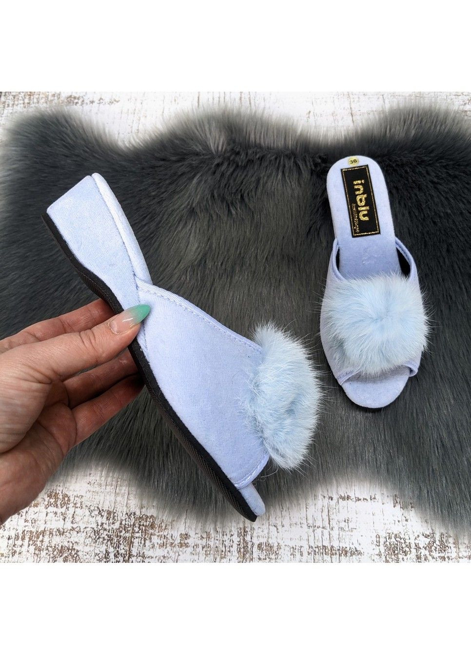 Светло-голубые тапочки домашние Inblu