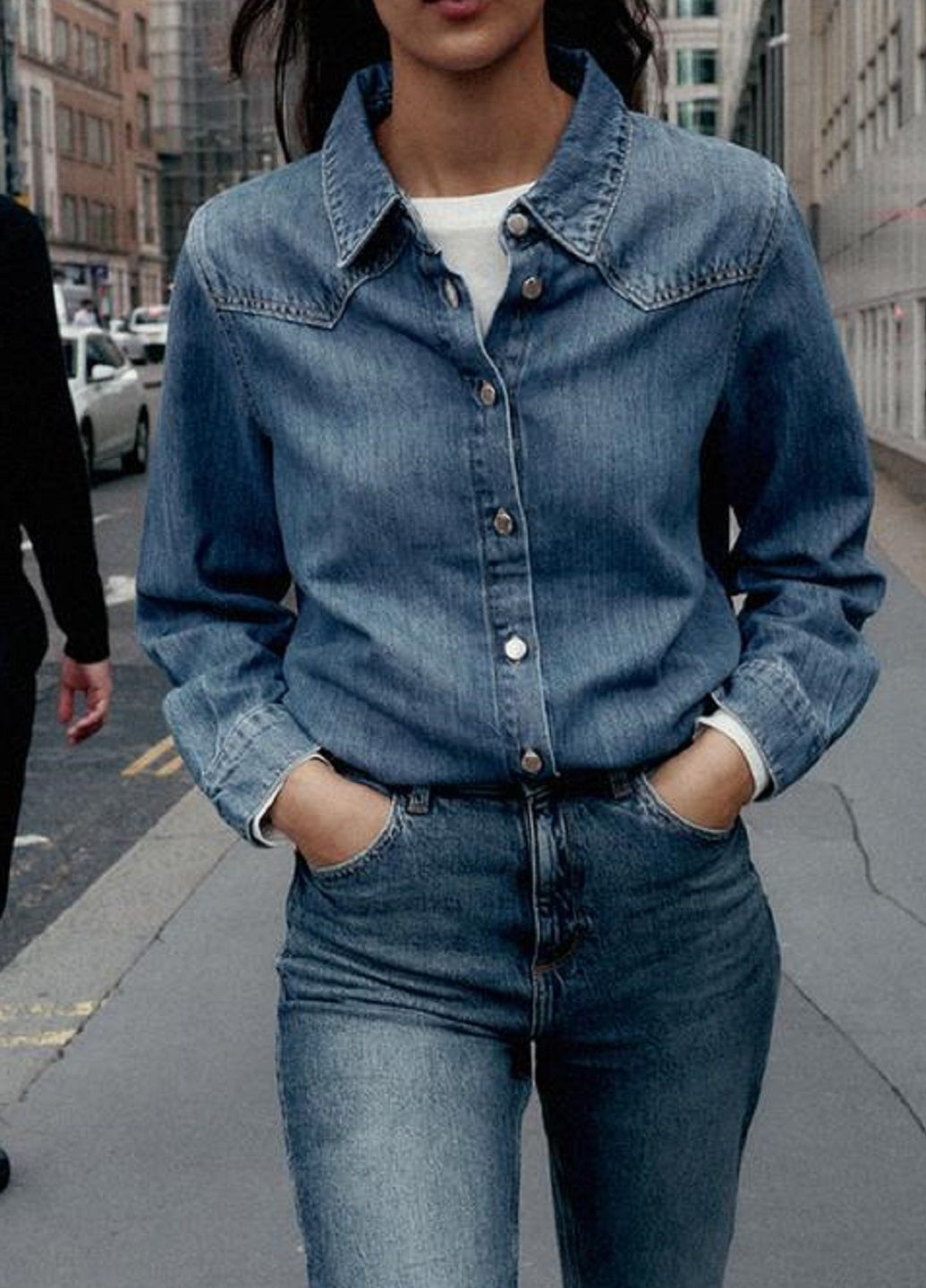 Светло-синяя рубашка однотонная Zara