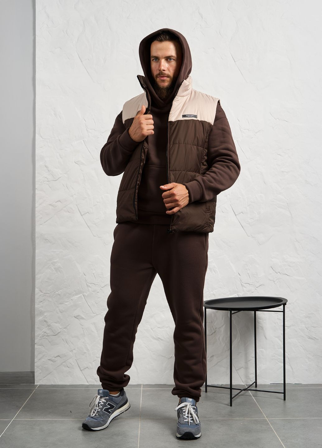 Коричневый зимний спортивный костюм тройка мужской зимний (жилетка + худи + штаны) тройка, брючный No Brand