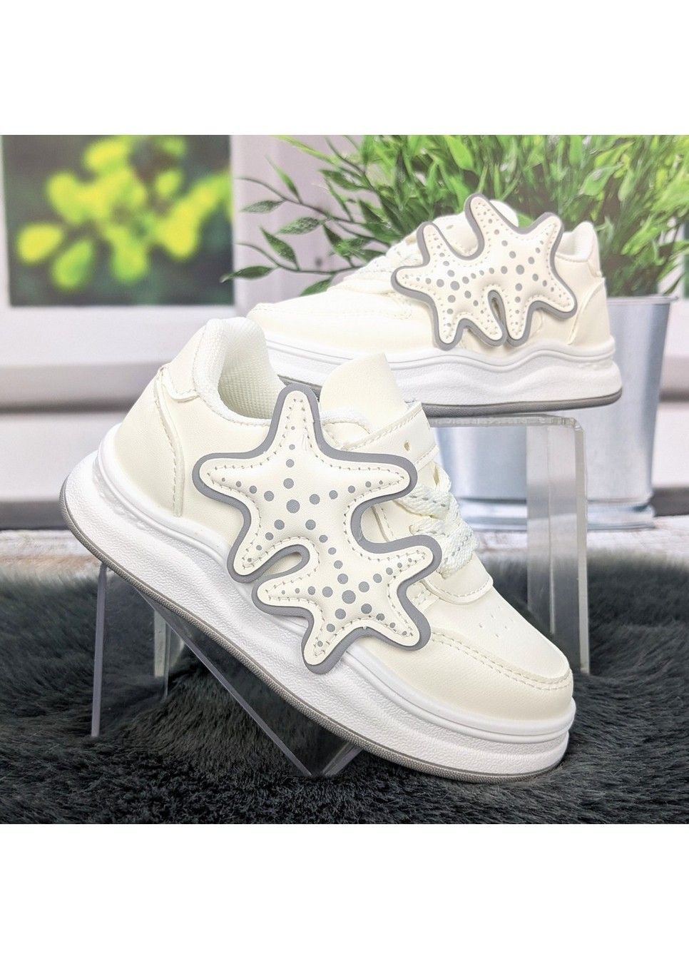 Молочні осінні кросівки дитячі для дівчинки BBT