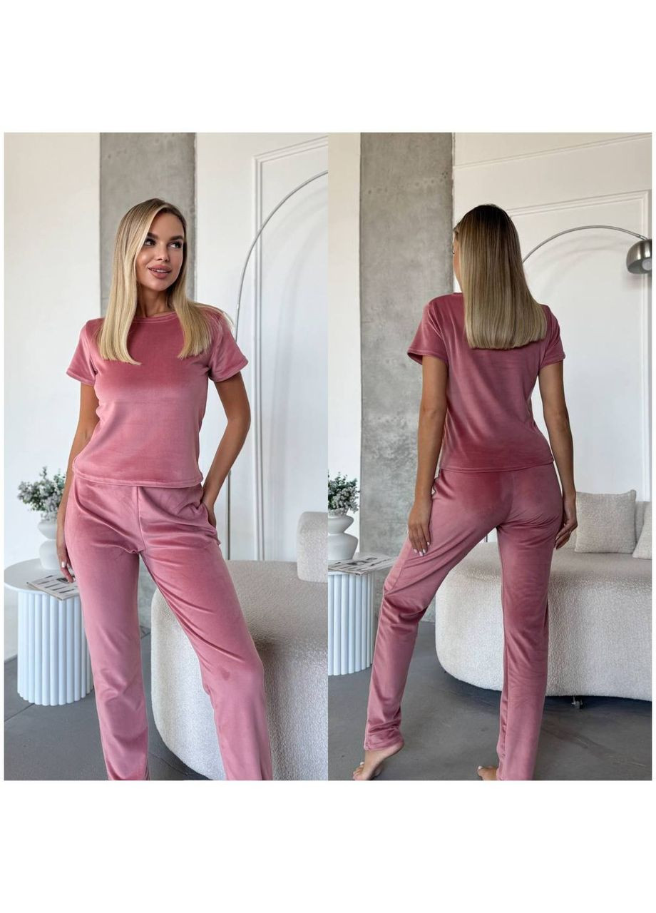 Блідо-рожева зимня стильний жіночий велюровий комплект із футболкою, шортами та штанами Україна