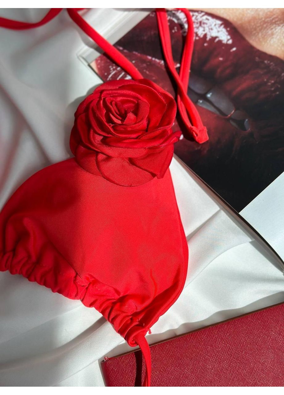 Красный летний женский купальник с объемной розой / женский красный купальник с 3d цветком и завязками / женский раздельный купаль No Brand