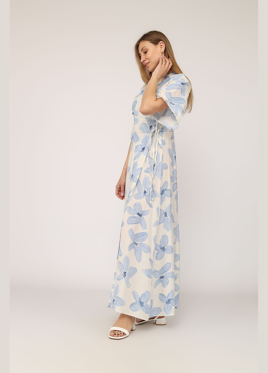 Блакитна сукня на запах жіноча колір блакитний cb-00276511 Reyon