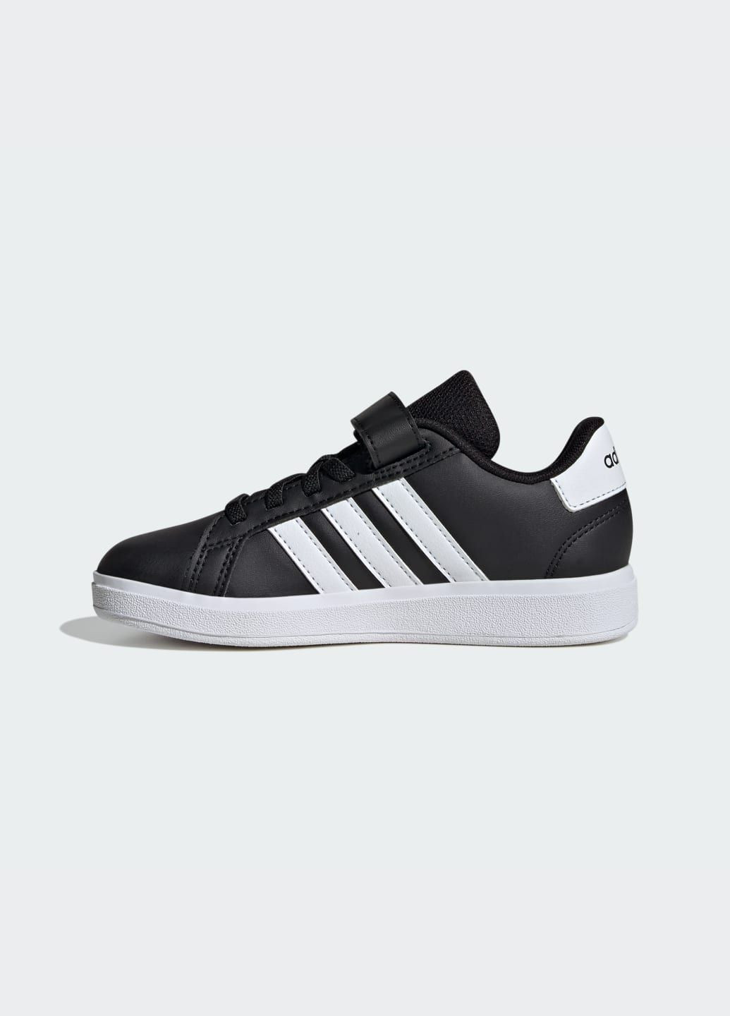 Чорні всесезонні кросівки grand court 2.0 kids adidas