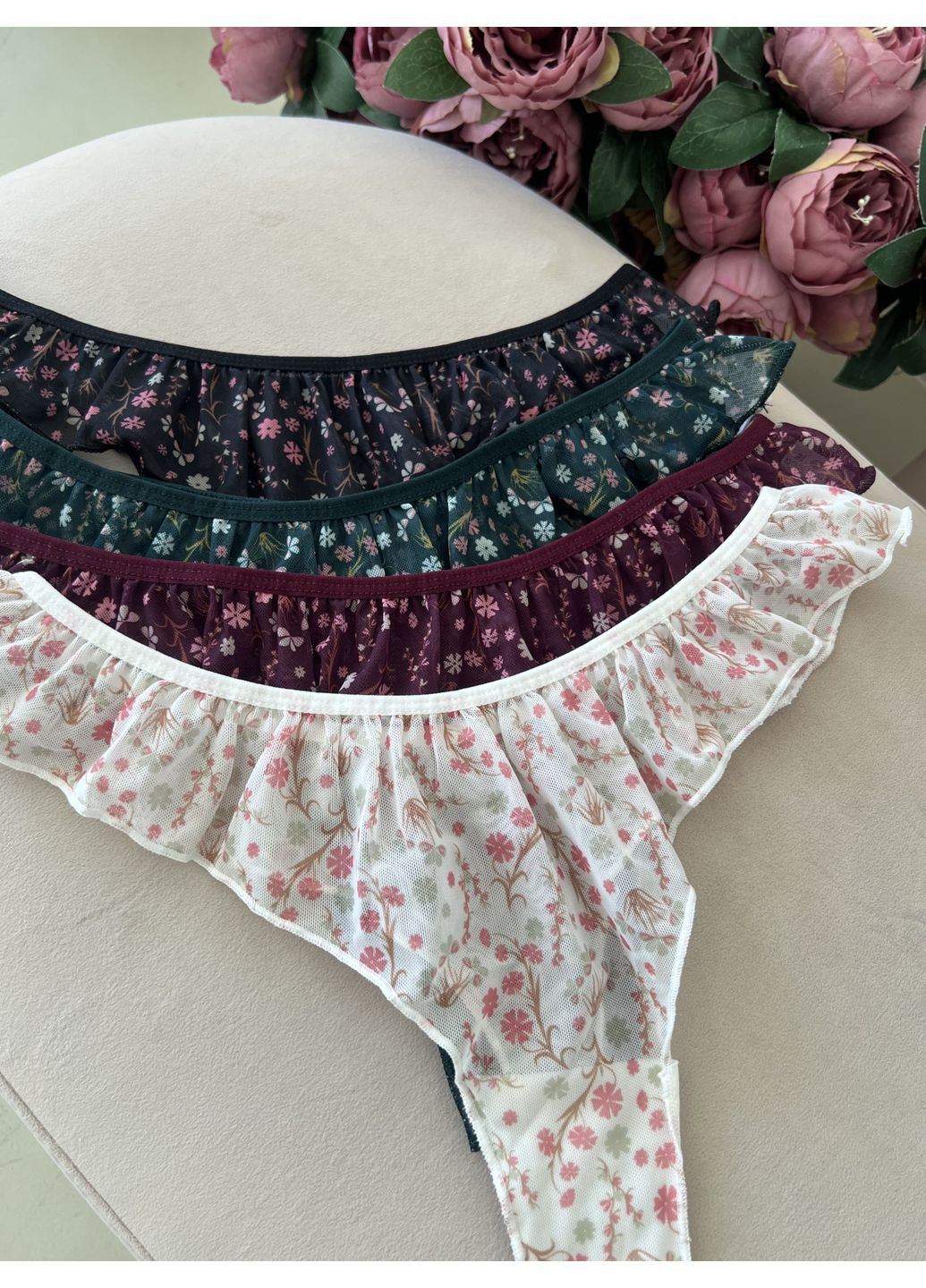 Набор трусиков-стринг с нежными воланами 4 шт. Cottonhill (365267971)