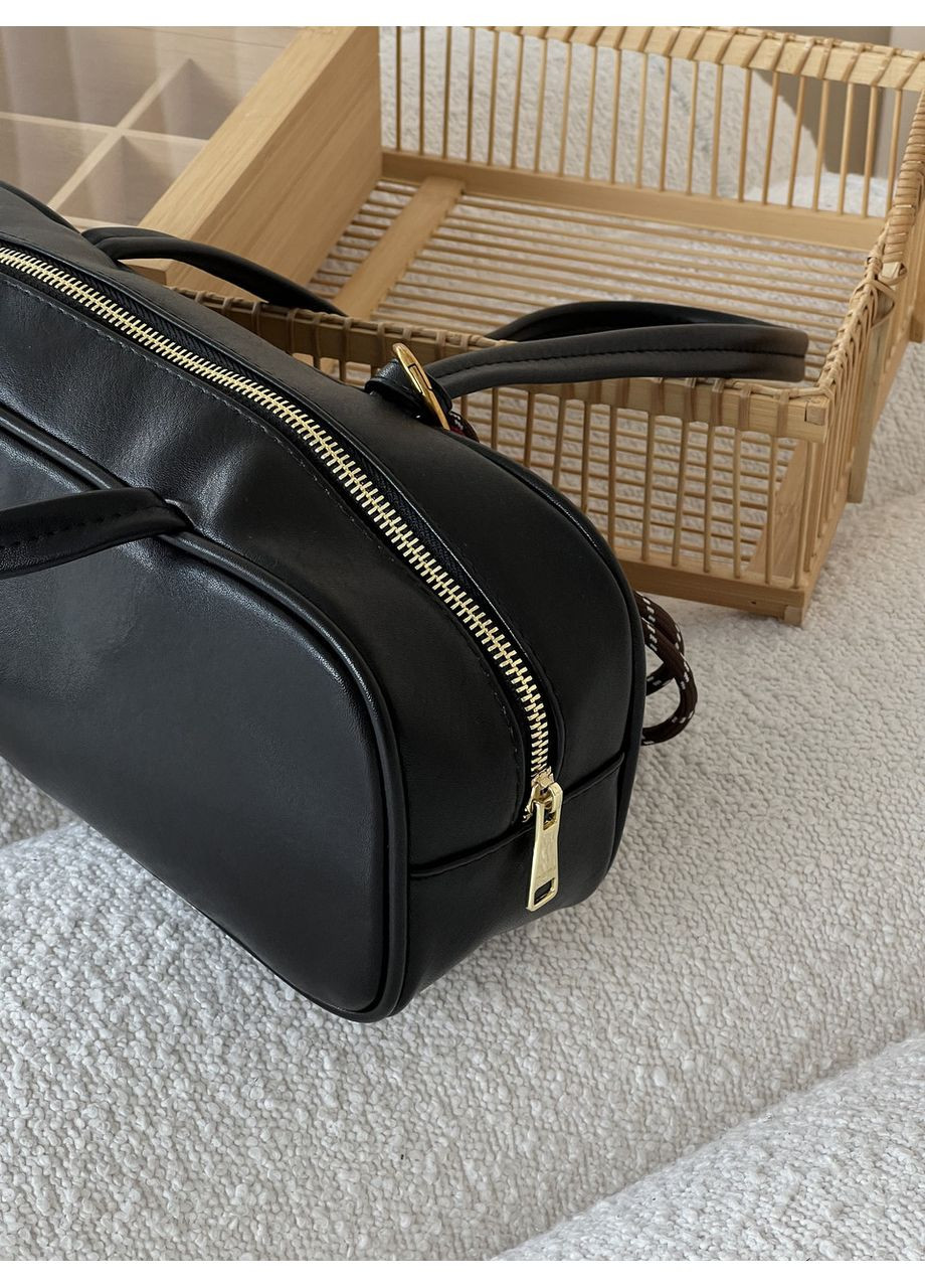 Женская сумка с брелком на плечо No Brand (369935402)