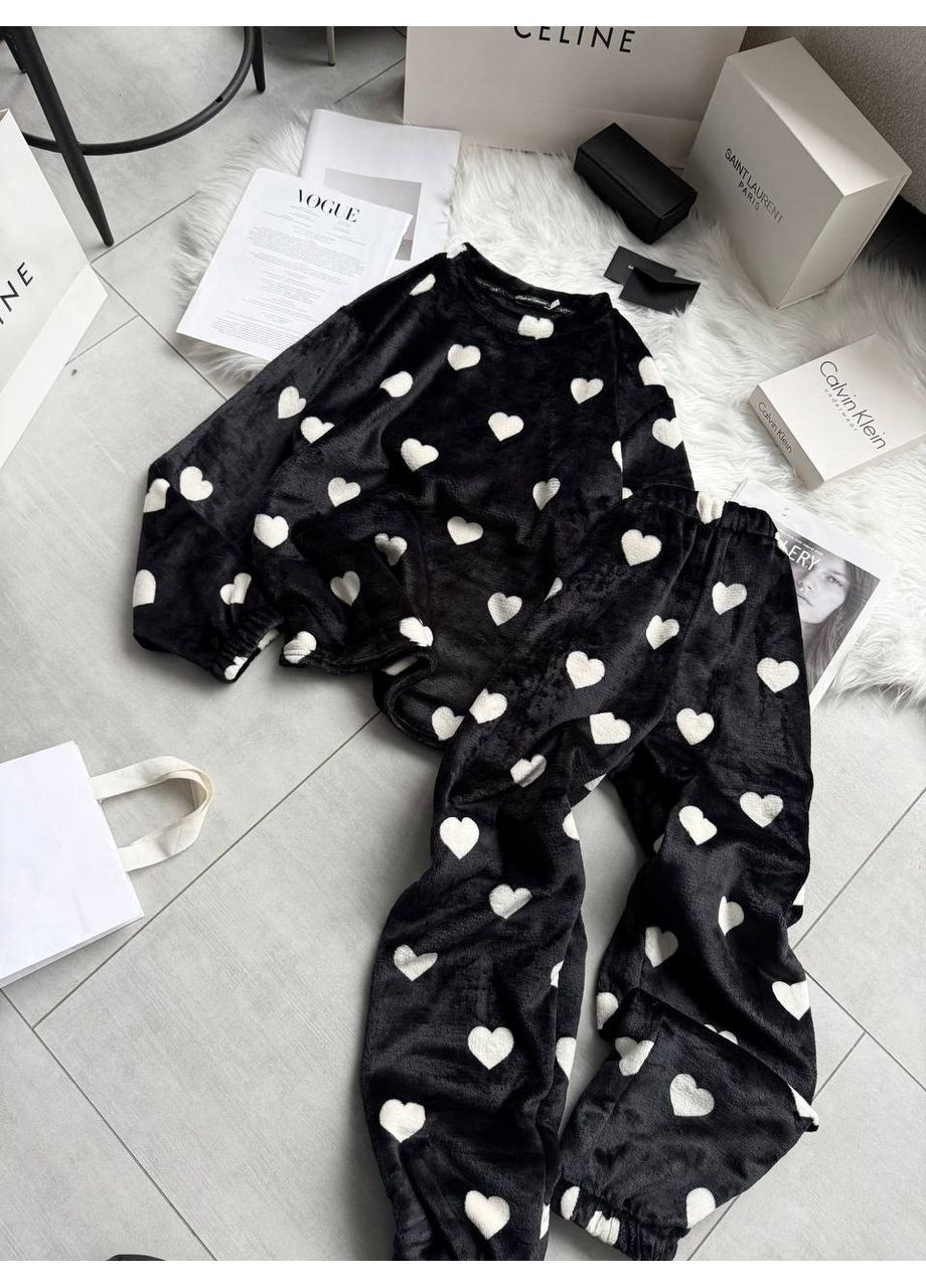 Чорна зимня жіноча тепла піжама з махри: світшот та штани з сердечками світшот + брюки MonCher