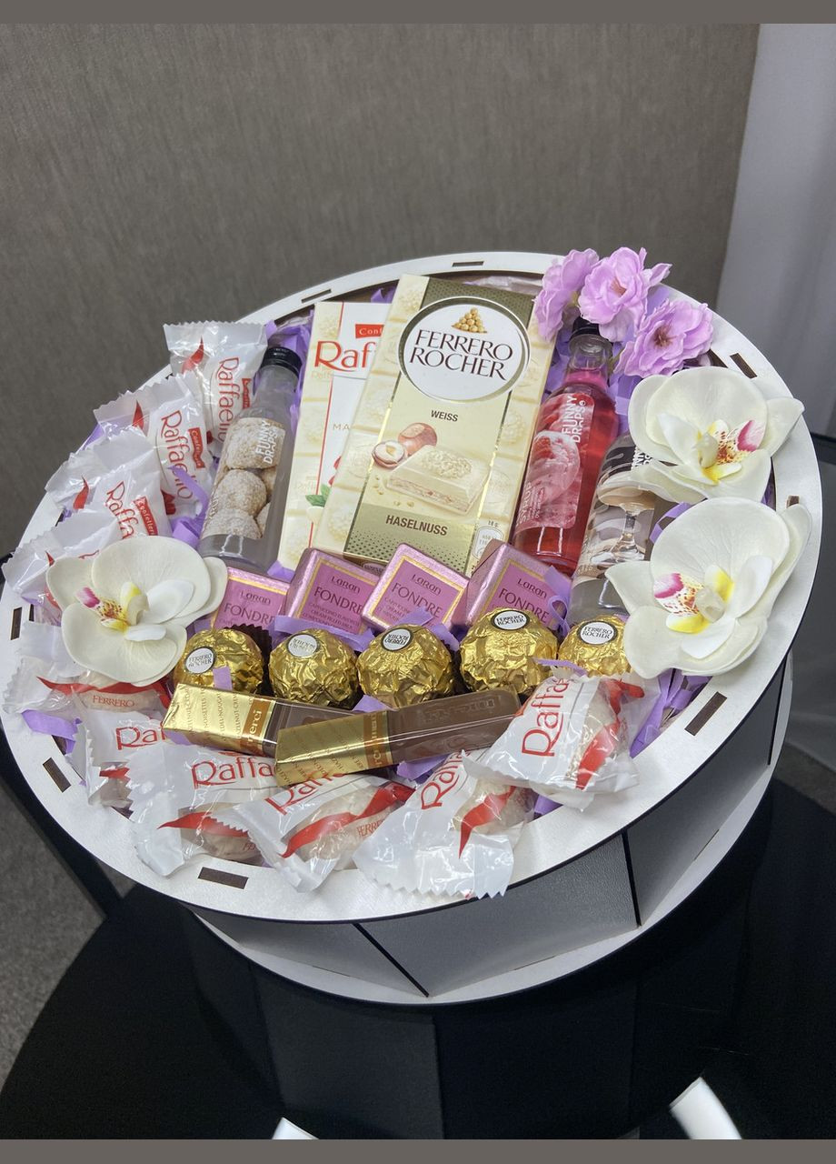 Жіночий подарунковий бокс «Ніжність & Смак» | Raffaello, Ferrero, косметика, декор No Brand (340489885)