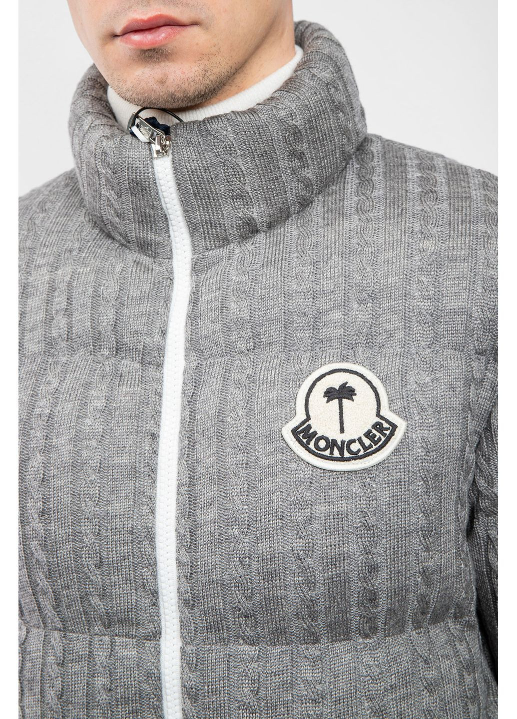 Серый зимний Пуховик Moncler