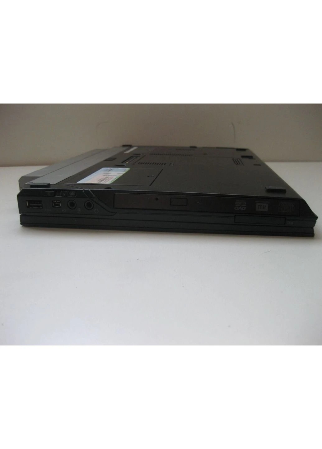 Ноутбук Latitude E4300 / 13.3" TN / intel Core 2 Duo SP9600 (2 ядра по 2.53GHz) / 6GB DDR3 / 128GB SSD / GMA 4500MHD Graphics / Dell (398147486)