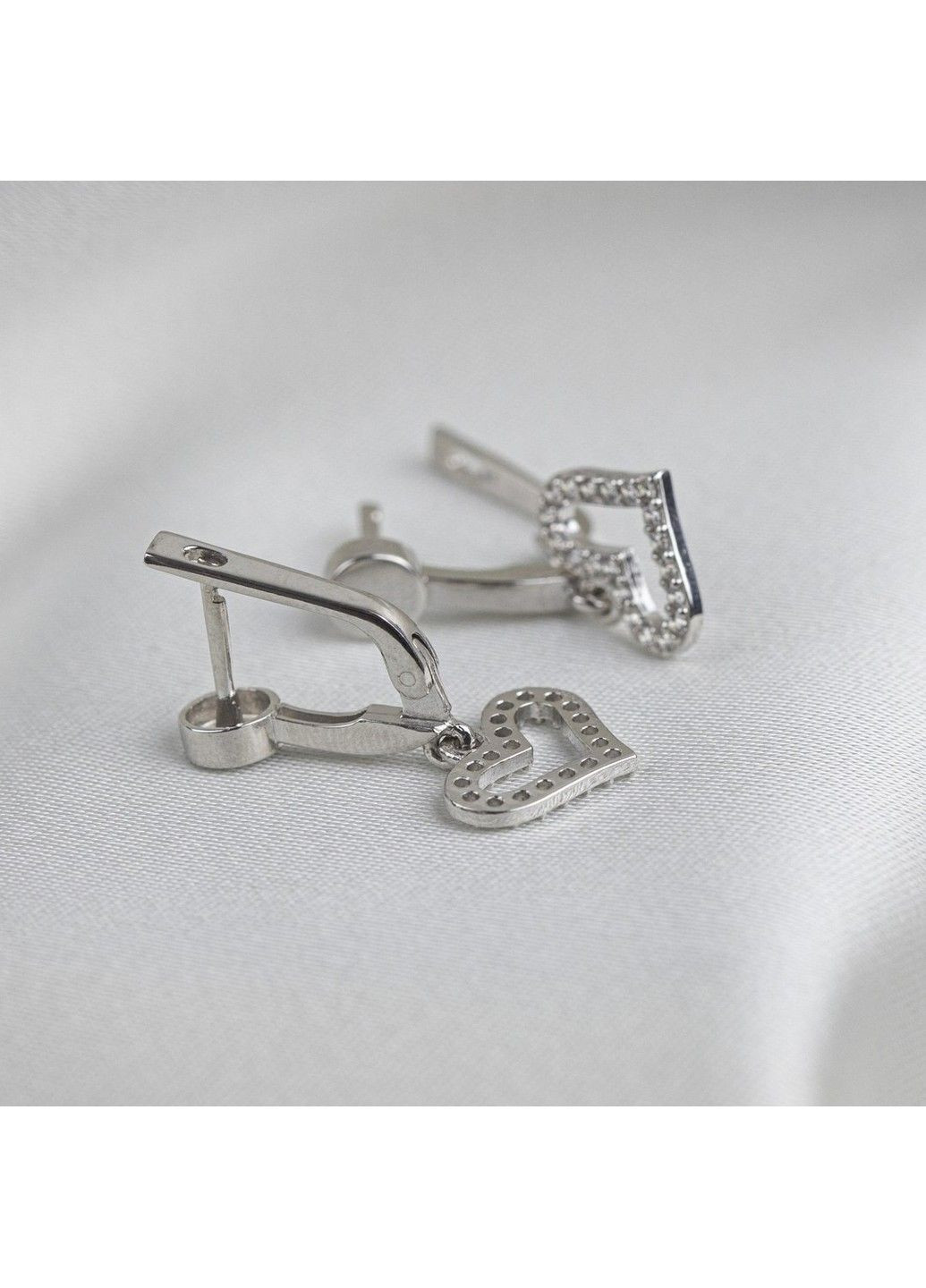 Срібні сережки-підвіси з цирконієм "Серце" UMAX (290049653)