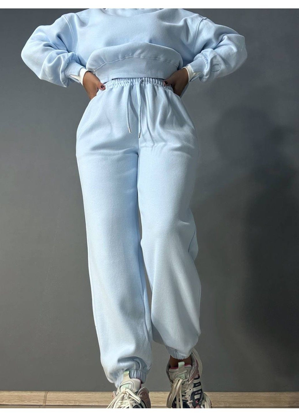 Костюм женский A-N 27063 свитшот и джогеры оверсайз с вышивкой голубой No Brand (350197710)