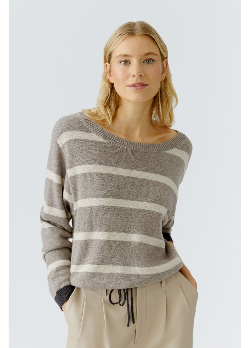 Коричневый демисезонный женский джемпер коричневый джемпер Oui