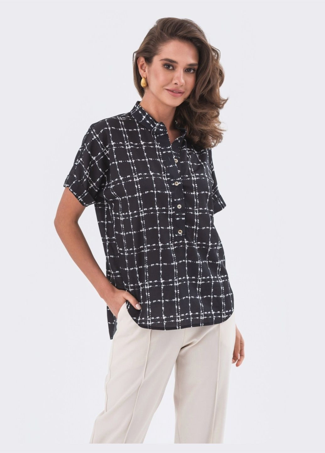 Чорна блузка чорного кольору в клітинку Dressa