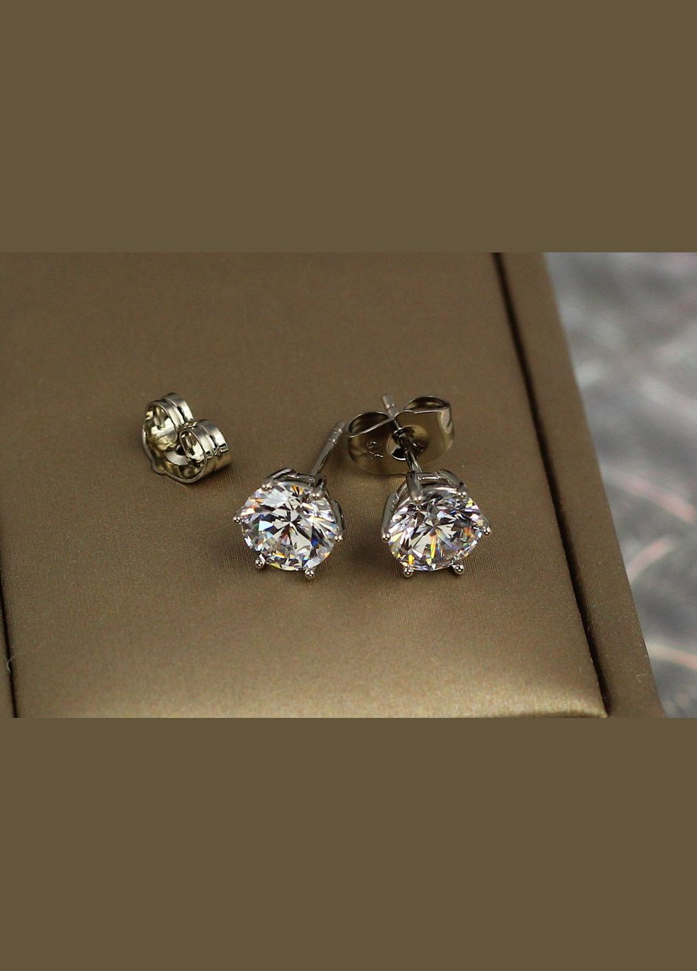 Сережки гвоздики камінці на шість кріплень 7 мм сріблясті Xuping Jewelry (316433109)