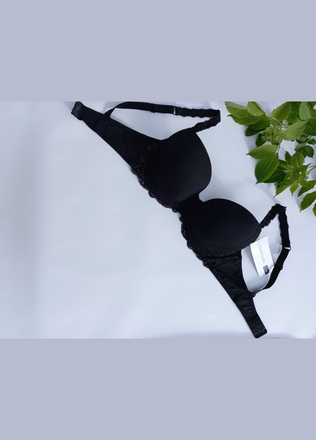 Чёрный симпатичный женский бюстик с кружевами и пуш-ап 7457 натурана Naturana полиамид