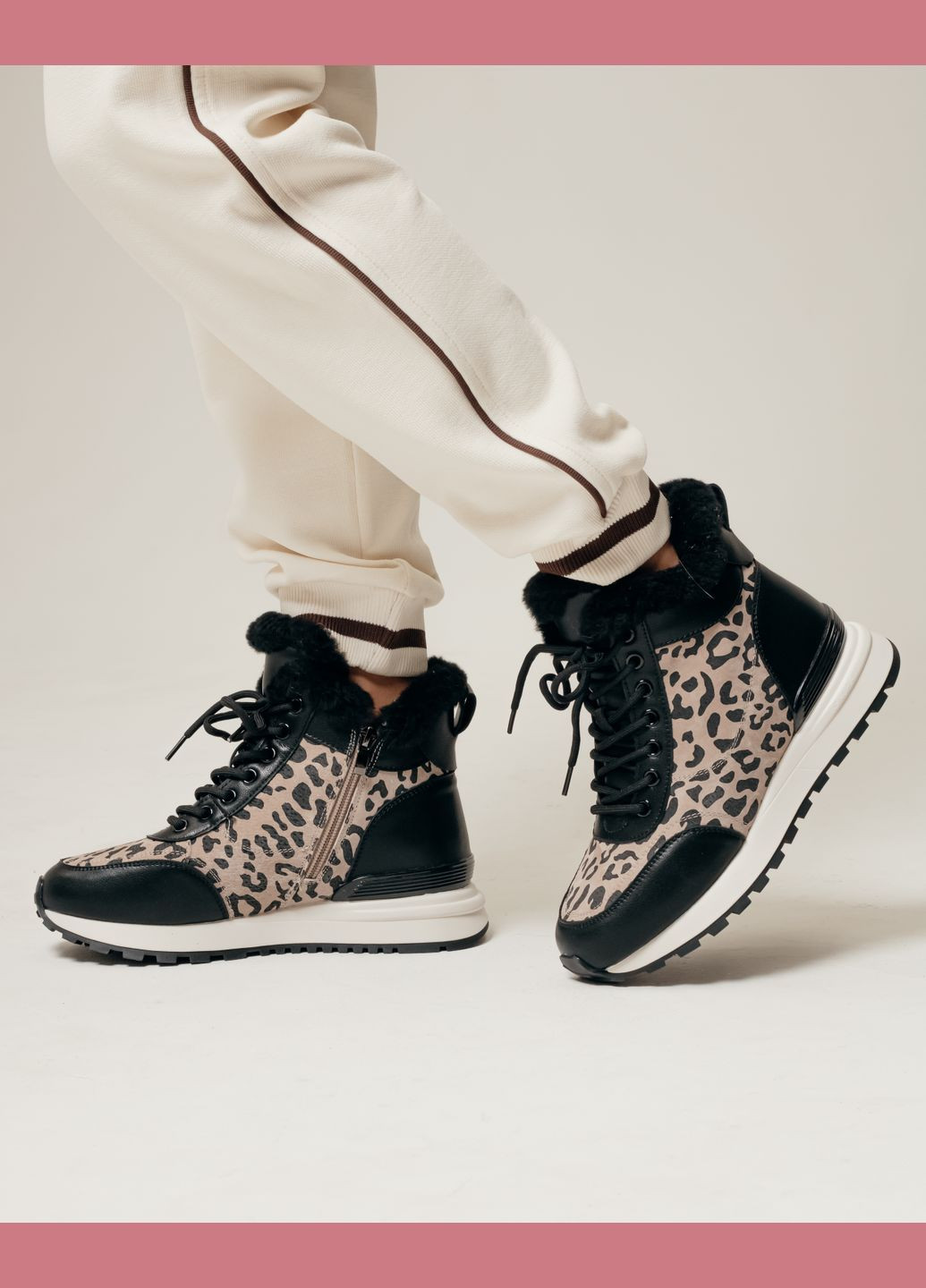 Черевики на танкетці чорний леопард шкіра хутро Lola Andy (304645187)