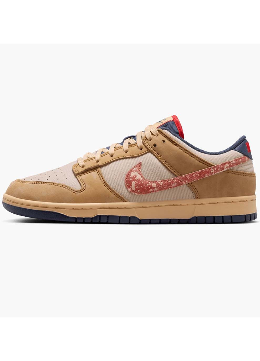 Коричневые демисезонные мужские кроссовки dunk low retro se коричневый Nike