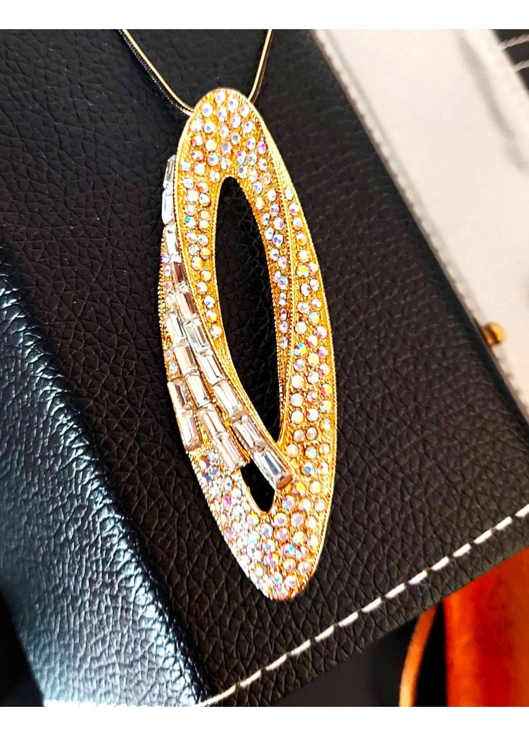 Кольє з кулоном на джгуті Цирконій кольоровий No Brand (362376645)