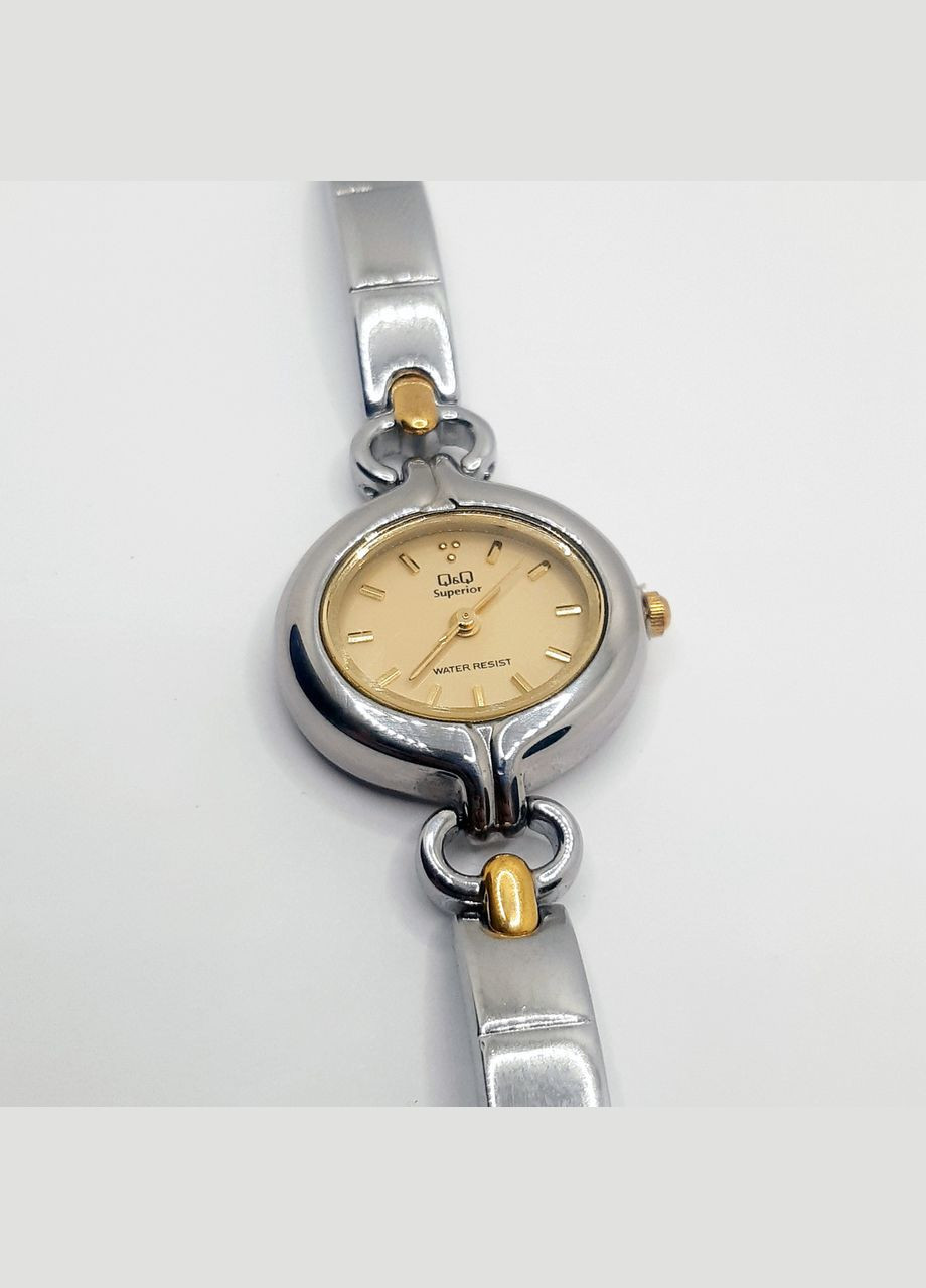 Наручные часы '' Superior series женский кварцевый металлический ремешок () Q&Q К211-400 (305391403)