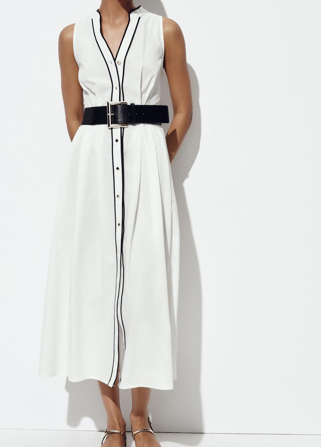 Светло-бежевое деловое платье Zara однотонное