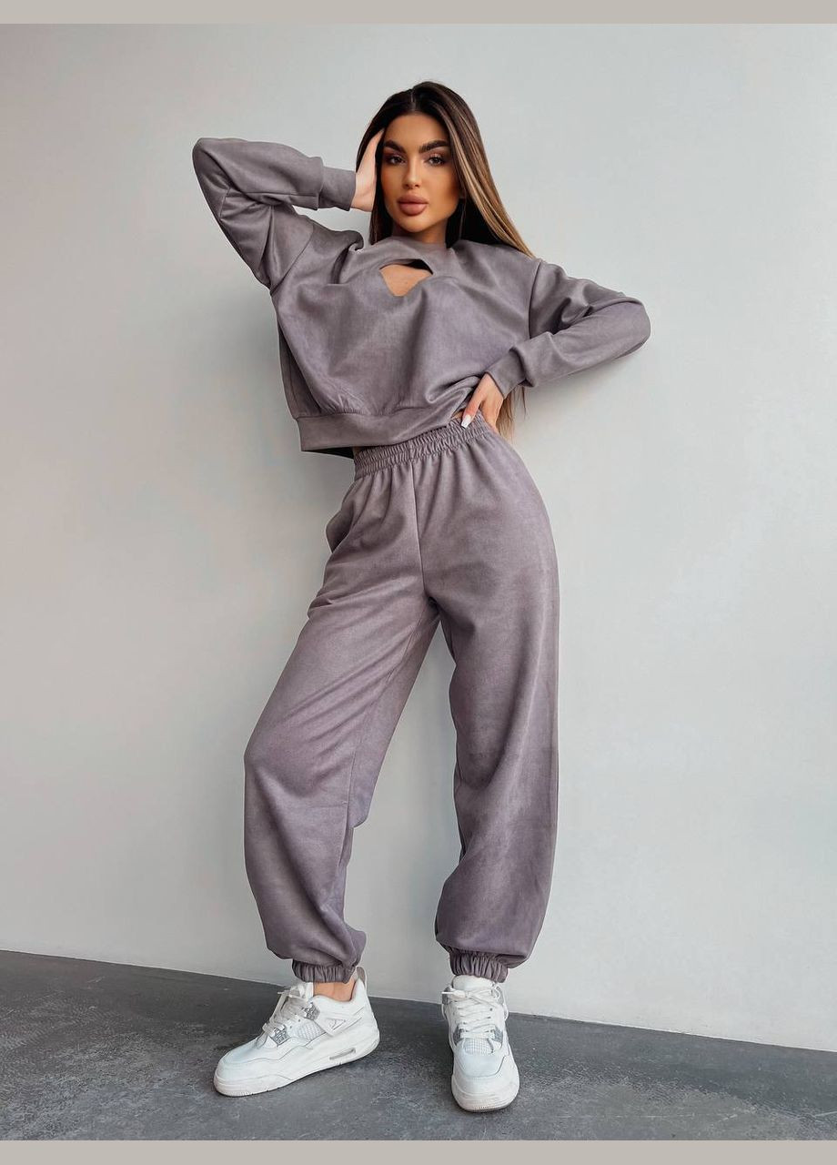 Трендовий замшевий Костюм з акцентним вирізом Vakko (319329358)