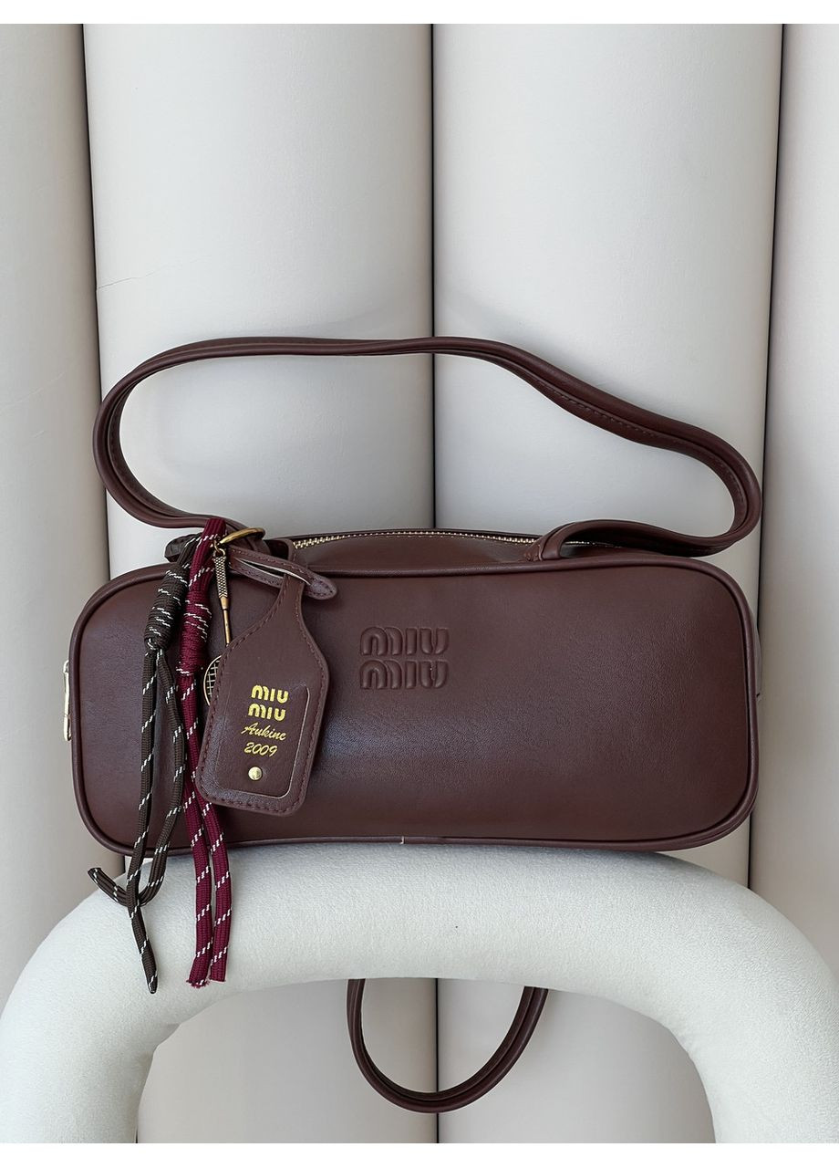 Женская сумка с брелком шоколадный на плечо No Brand (369935565)