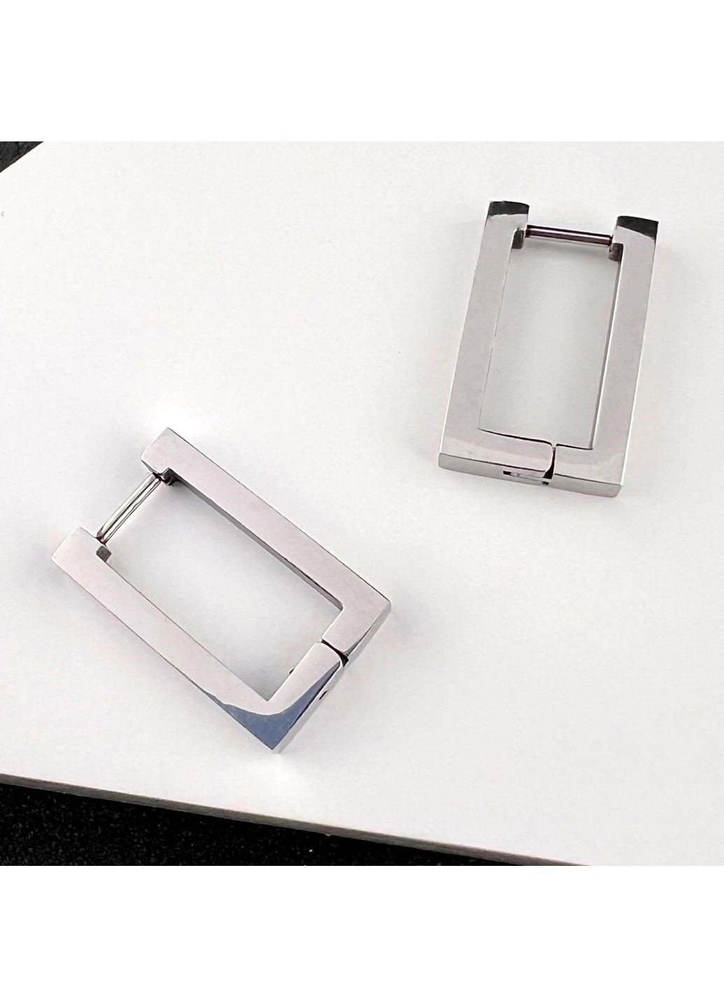 Сережки із медичної сталі прямокутної форми ES-307 No Brand (299330406)