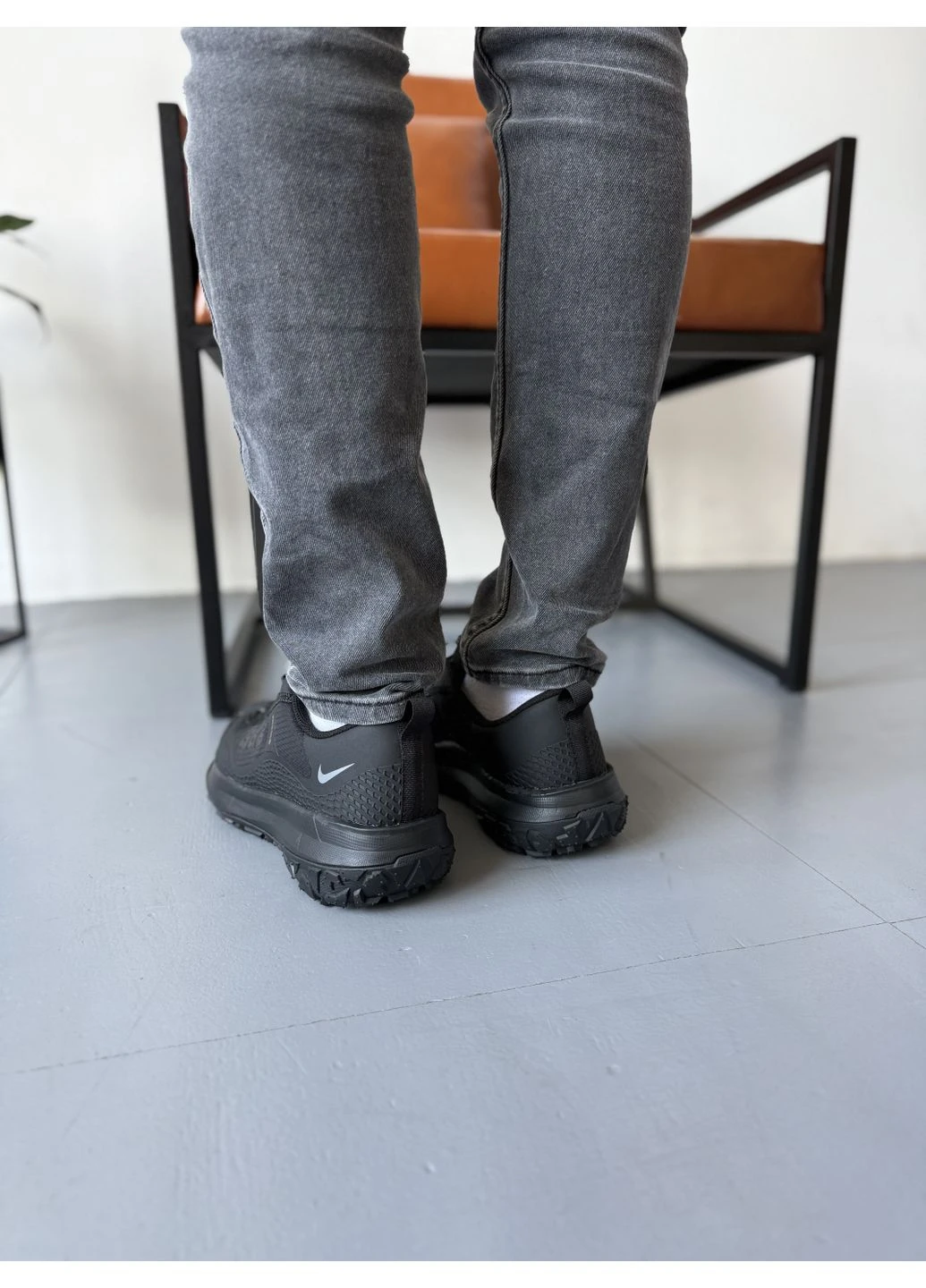 КРОСІВКИ ЖІНОЧІ NIKE MOUNTAIN FLY 2 LOW GORE-TEX BLACK НАЙК МАУНТІН ЧОРНІ No Brand чорні демісезони (392012711)