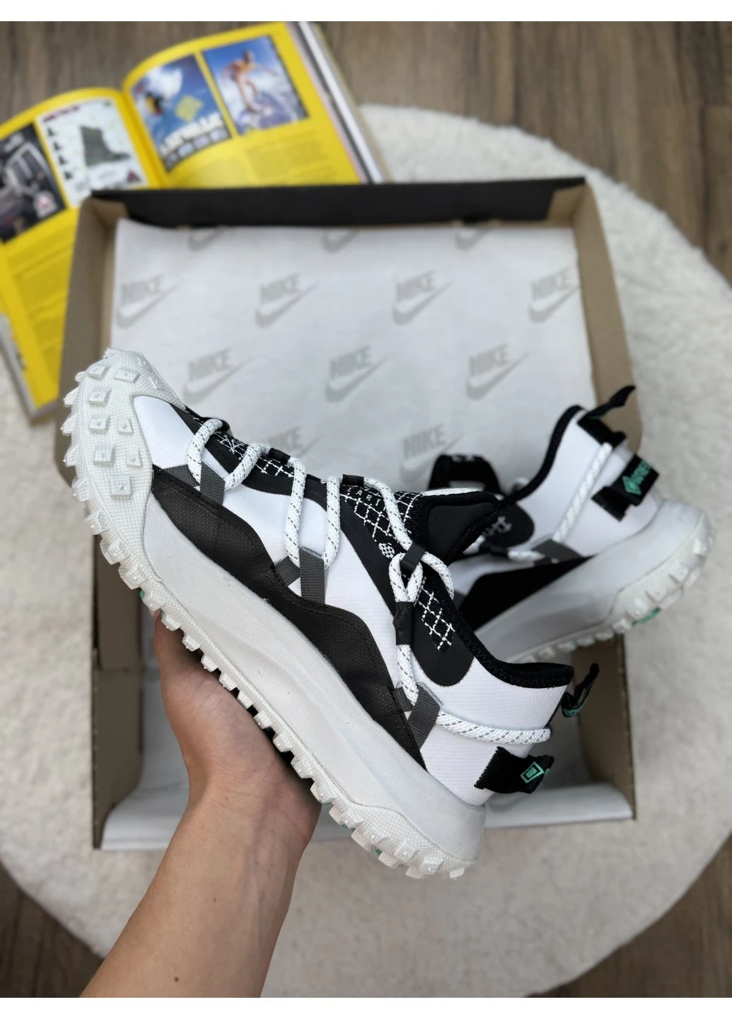 КРОССОВКИ ЖЕНСКИЕ NIKE ACG MOUNTAIN FLY LOW WHITE НАЙК АСЖ МАУНС ФЛАЙ БЕЛЫЕ No Brand белые демисезоны (391939954)