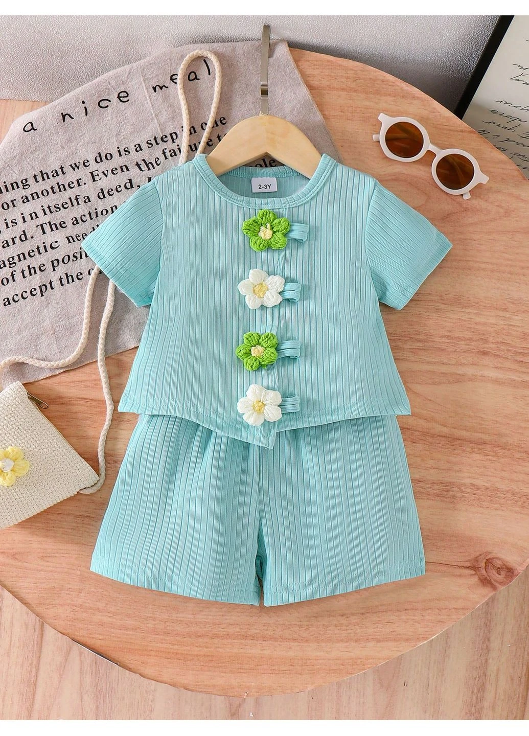 Мятный летний костюм: топ + шорты SHEIN