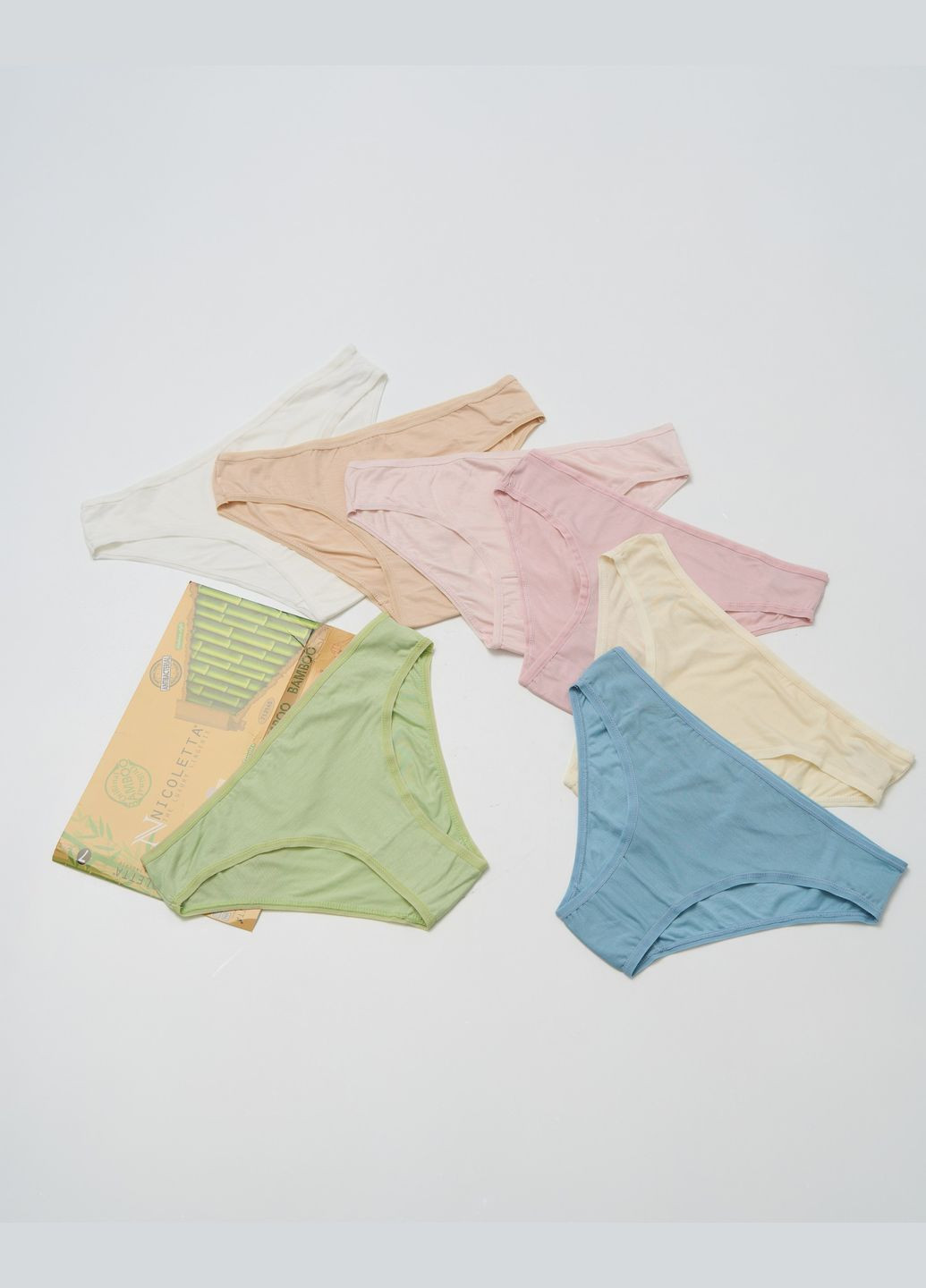 Набір жіночих трусиків тижнів Бамбук 7 шт. Nicoletta (327366612)