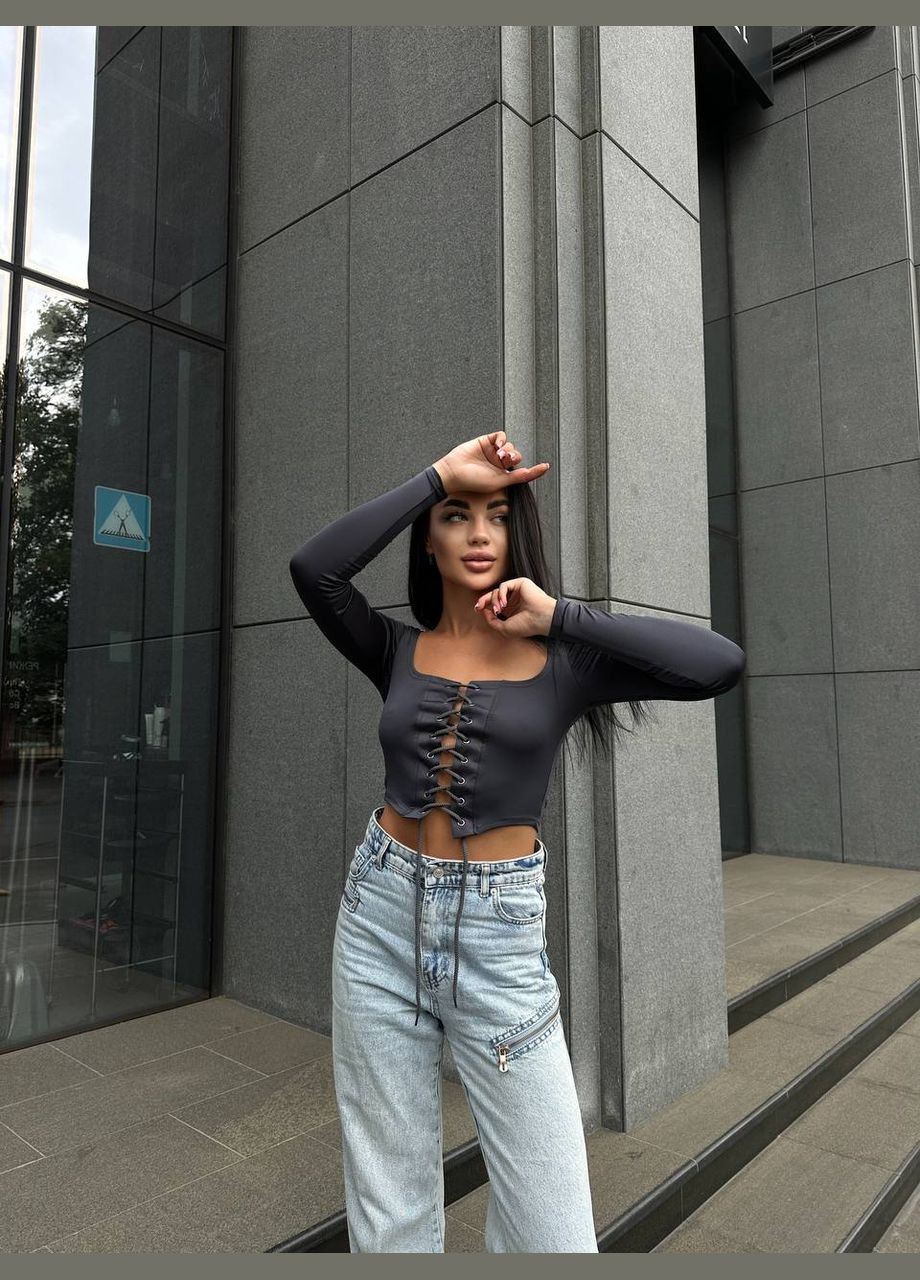 Красивий графітовий топ з довгим рукавом та шнурівкою на грудях, стильний укорочений топік з м'якої та приємної до тіла тканини. No Brand 083-4 (302817294)