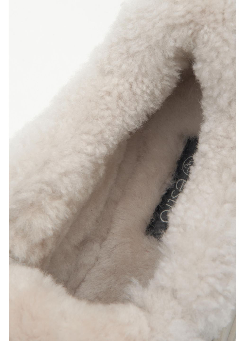 Зимние ботинки-спорт, цвет молочный Estro