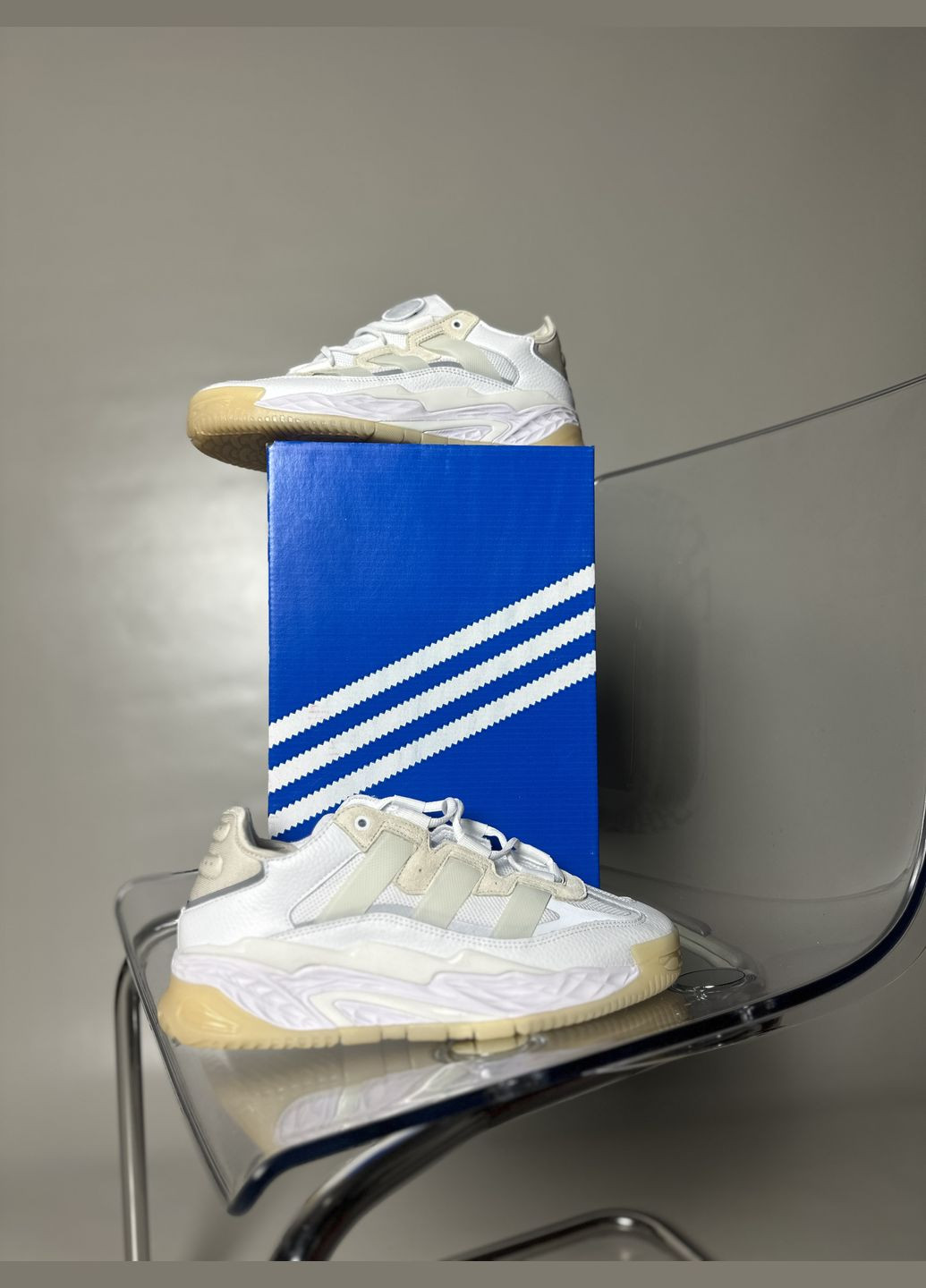 Белые демисезонные кроссовки мужские и женские adidas niteball white gum | адидас найтбол белые No Brand