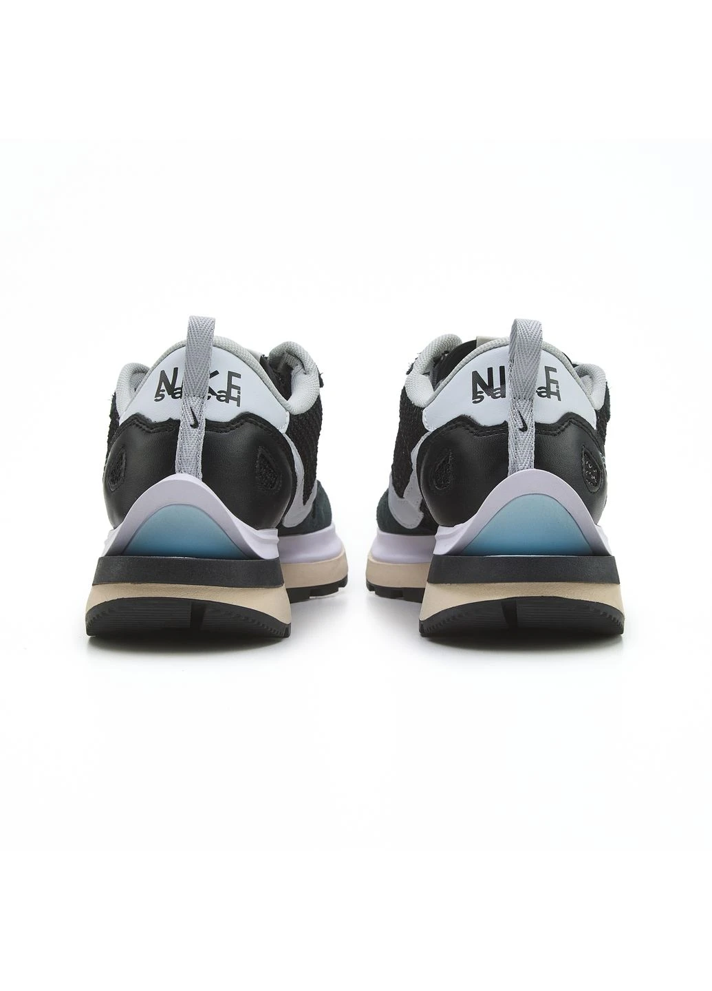 Белые демисезонные кроссовки мужские nike x sacai vaporwaffle black white найк вапорвафл белые No Brand