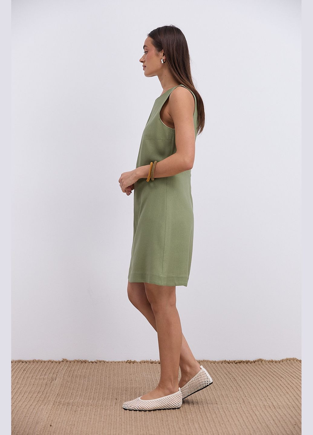 Оливкова (хакі) коротка літня сукня без рукавів світло-бежева з меланжем Arjen