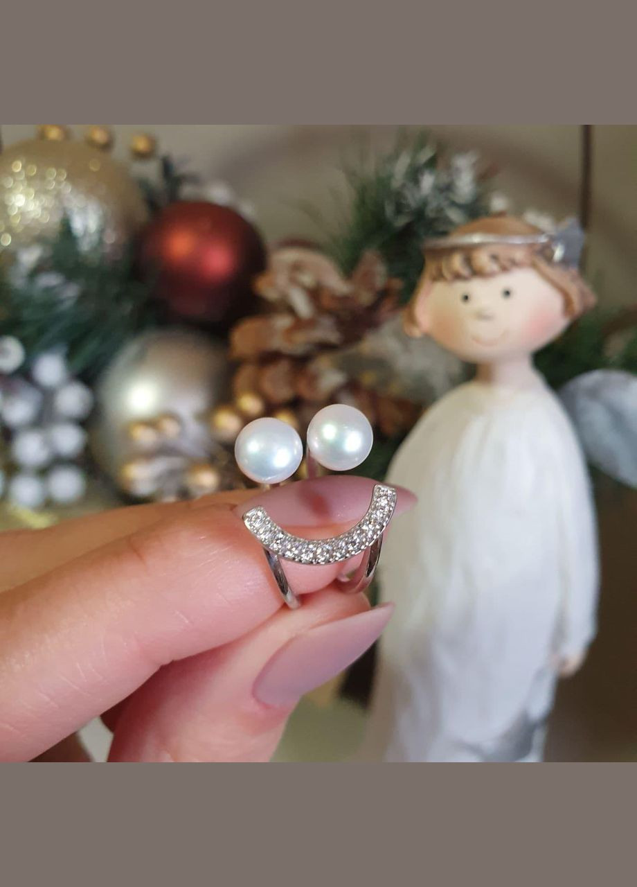 Каблучка срібна Посмішка з двома перлинами та білими фіанітами Каштан (342335355)