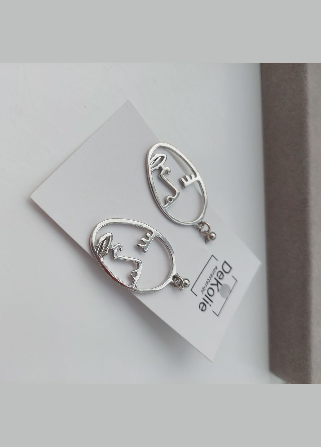 Сережки вмсячі з підвісками Обличчя BS030 срібний DeKolie (332622489)