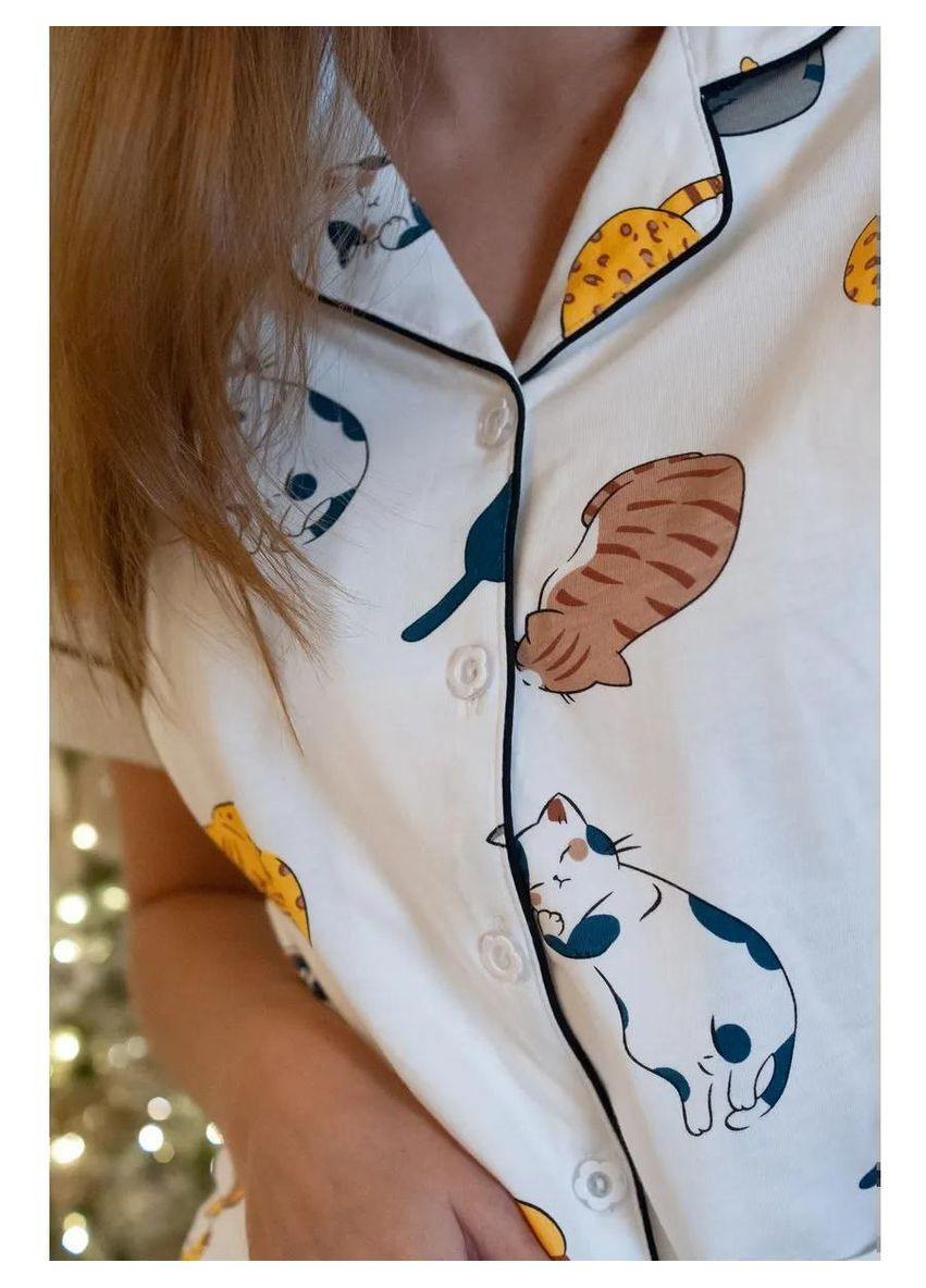 Белая всесезон женская пижама 3 в 1 в классическом стиле с принтом котята штанишки рубашка и шортики в наборе разноцветная рубашка + шорты + брюки No Brand Піжамний комплект Котенята