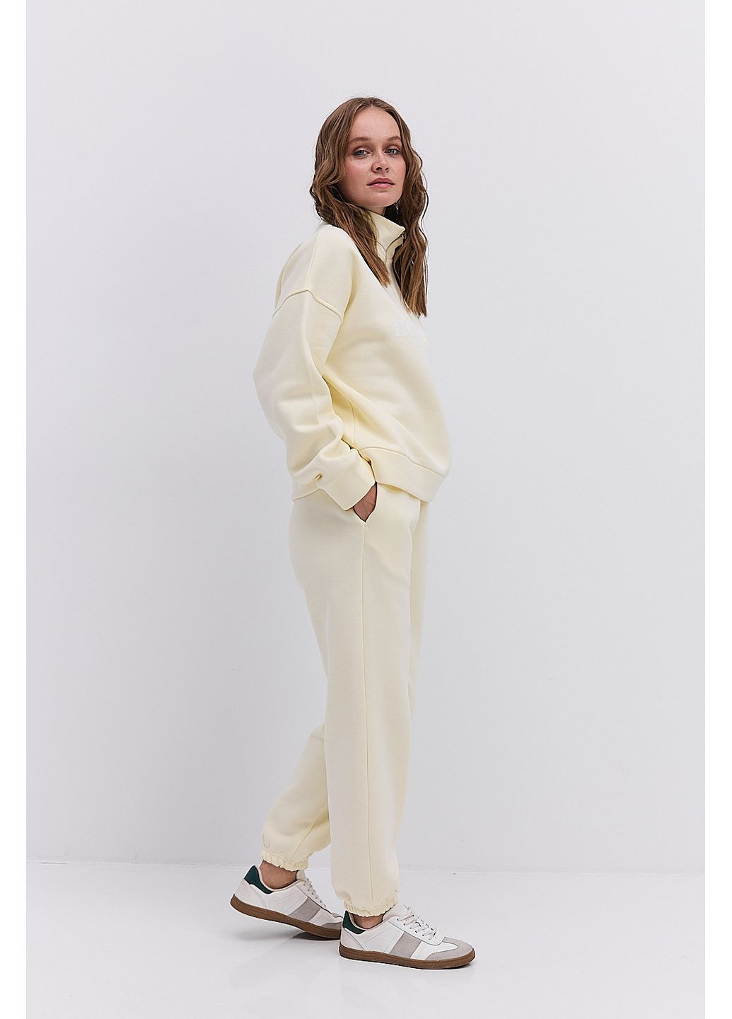 Женский теплый спортивный костюм со свитшотом светло-серый с принтом New York Arjen (364967623)